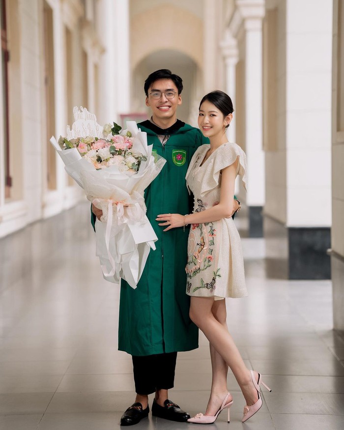 Chuyện tình 6 năm của nữ sinh ngành Y và chàng bác sĩ: Cô gái chủ động thả thính - Ảnh 1. Chuyện tình 6 năm của nữ sinh ngành Y và chàng bác sĩ: Cô gái chủ động thả thính - Ảnh 1.