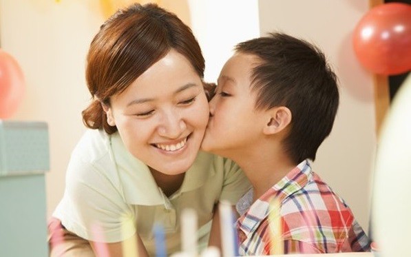 Nghiên cứu khoa học: Trẻ được bố mẹ dạy lòng biết ơn từ sớm, lớn lên sẽ lạc quan, yêu đời và hạnh phúc hơn những bạn cùng trang lứa