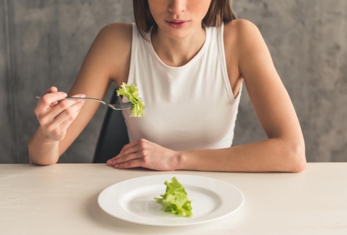 4 sai lầm khiến bạn ăn kiêng bao lâu cũng không thể giảm cân - Ảnh 2.
