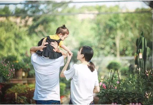 Bộ não của những đứa trẻ thường xuyên được bố mẹ đem ra "sóng gió" sẽ có thay đổi đáng kinh ngạc - Ảnh 1. Bộ não của những đứa trẻ thường xuyên được bố mẹ đem ra "sóng gió" sẽ có thay đổi đáng kinh ngạc - Ảnh 1.