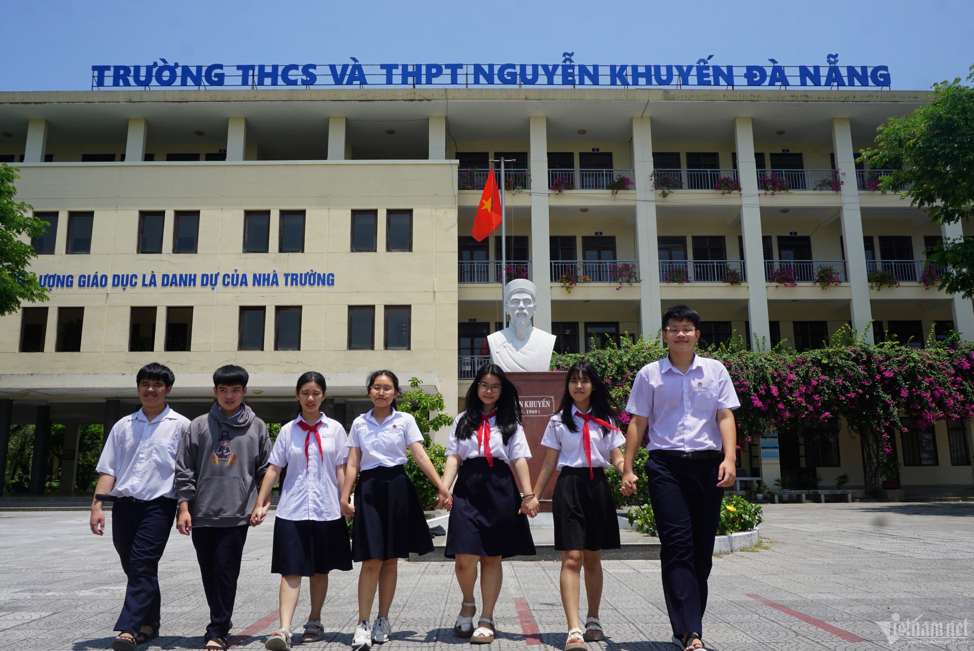 Nữ sinh trúng học bổng 10 trường của Mỹ: 'Bố mẹ không bao giờ hỏi điểm của em' - Ảnh 3.