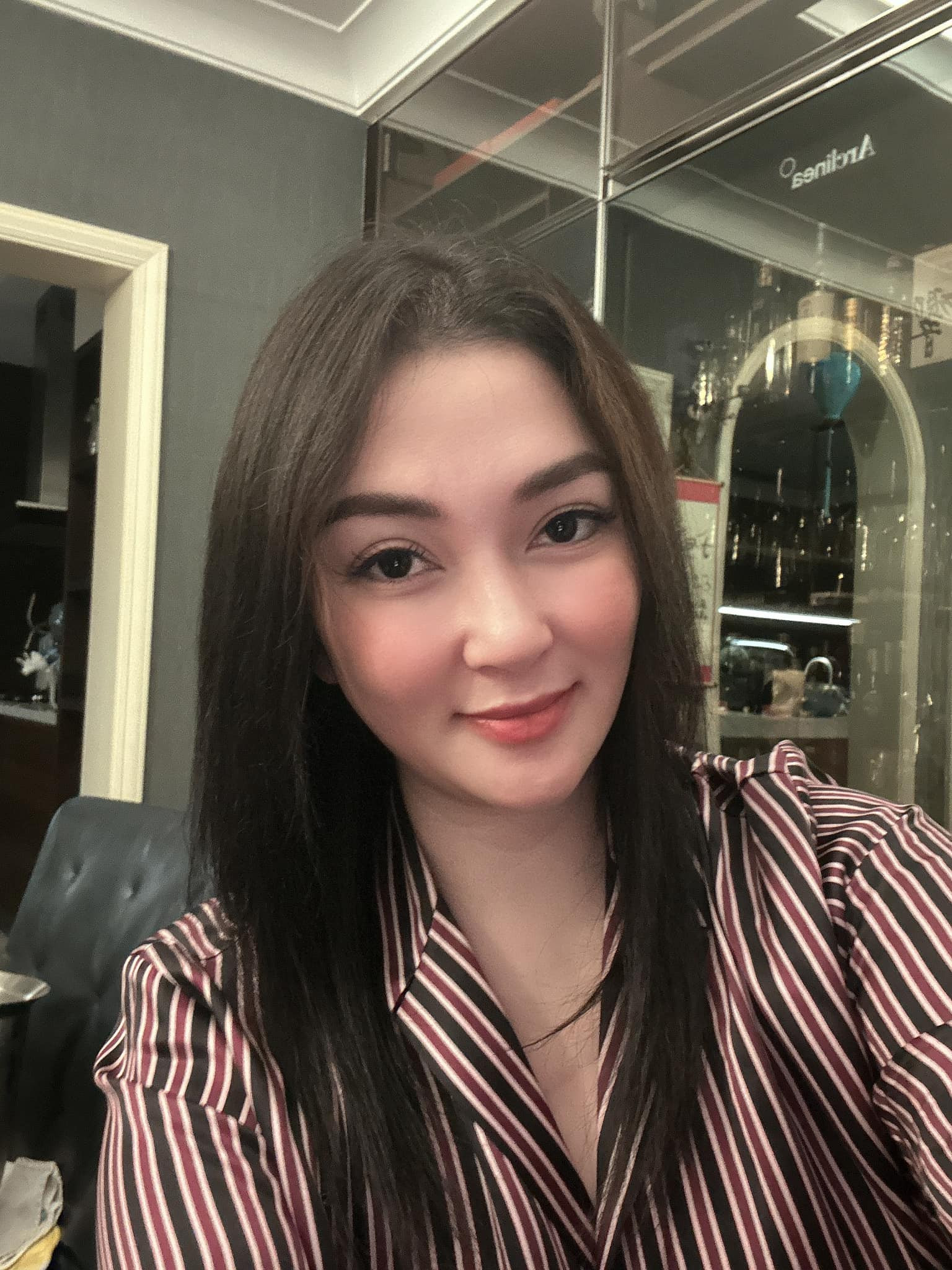Nhan sắc tuổi 37 của Hoa hậu Nguyễn Thị Huyền - Ảnh 5.