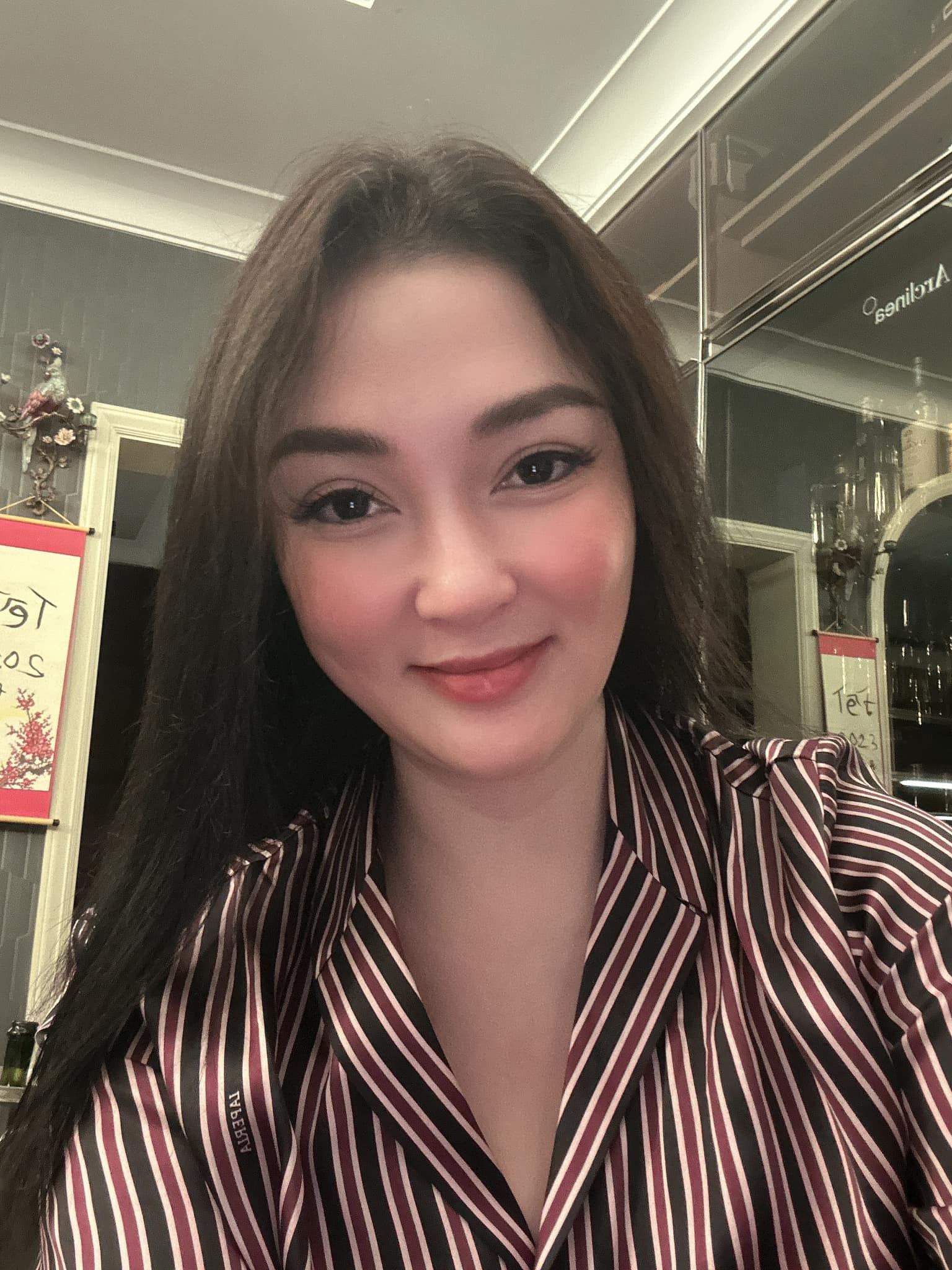 Nhan sắc tuổi 37 của Hoa hậu Nguyễn Thị Huyền - Ảnh 3.