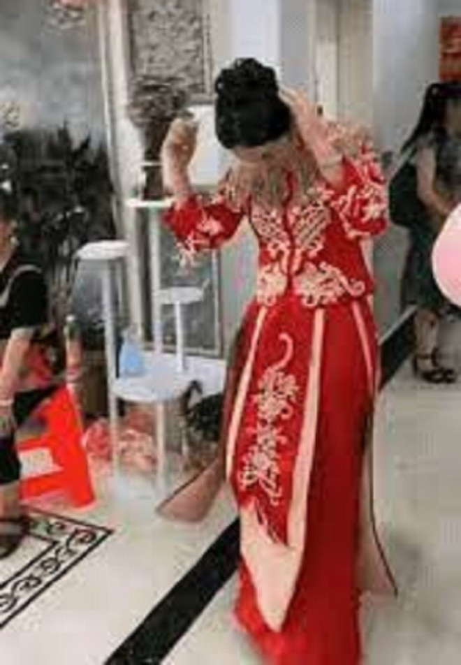 Phát hiện bí mật của chú rể, cô dâu cởi váy cưới bỏ về - Ảnh 3. Phát hiện bí mật của chú rể, cô dâu cởi váy cưới bỏ về - Ảnh 3.