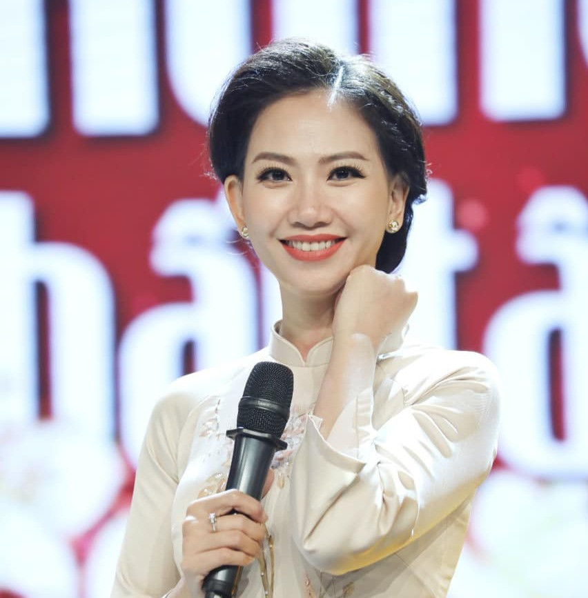 Những sự cố 'cười ra nước mắt' khi dẫn trực tiếp của MC Mỹ Vân VTV - Ảnh 2. Những sự cố 'cười ra nước mắt' khi dẫn trực tiếp của MC Mỹ Vân VTV - Ảnh 2.