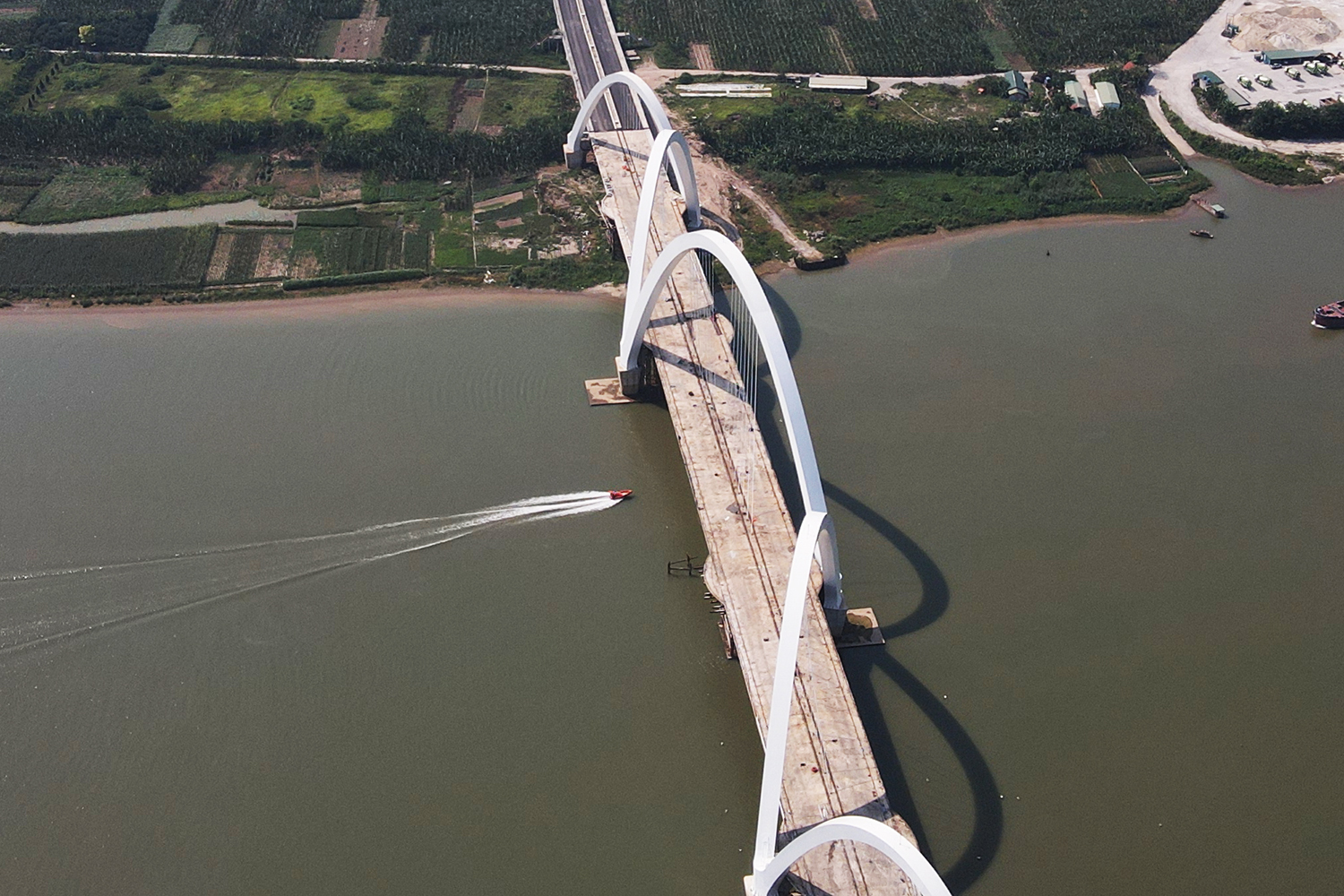 Chiêm ngưỡng cây cầu với 5 vòm thép cao nhất Việt Nam  - Ảnh 6.