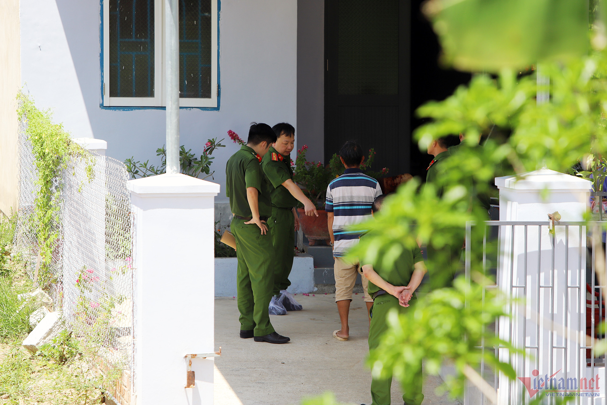 Án mạng ở Khánh Hòa: Chồng bất lực nhìn vợ thiệt mạng dưới tay hàng xóm - Ảnh 5.