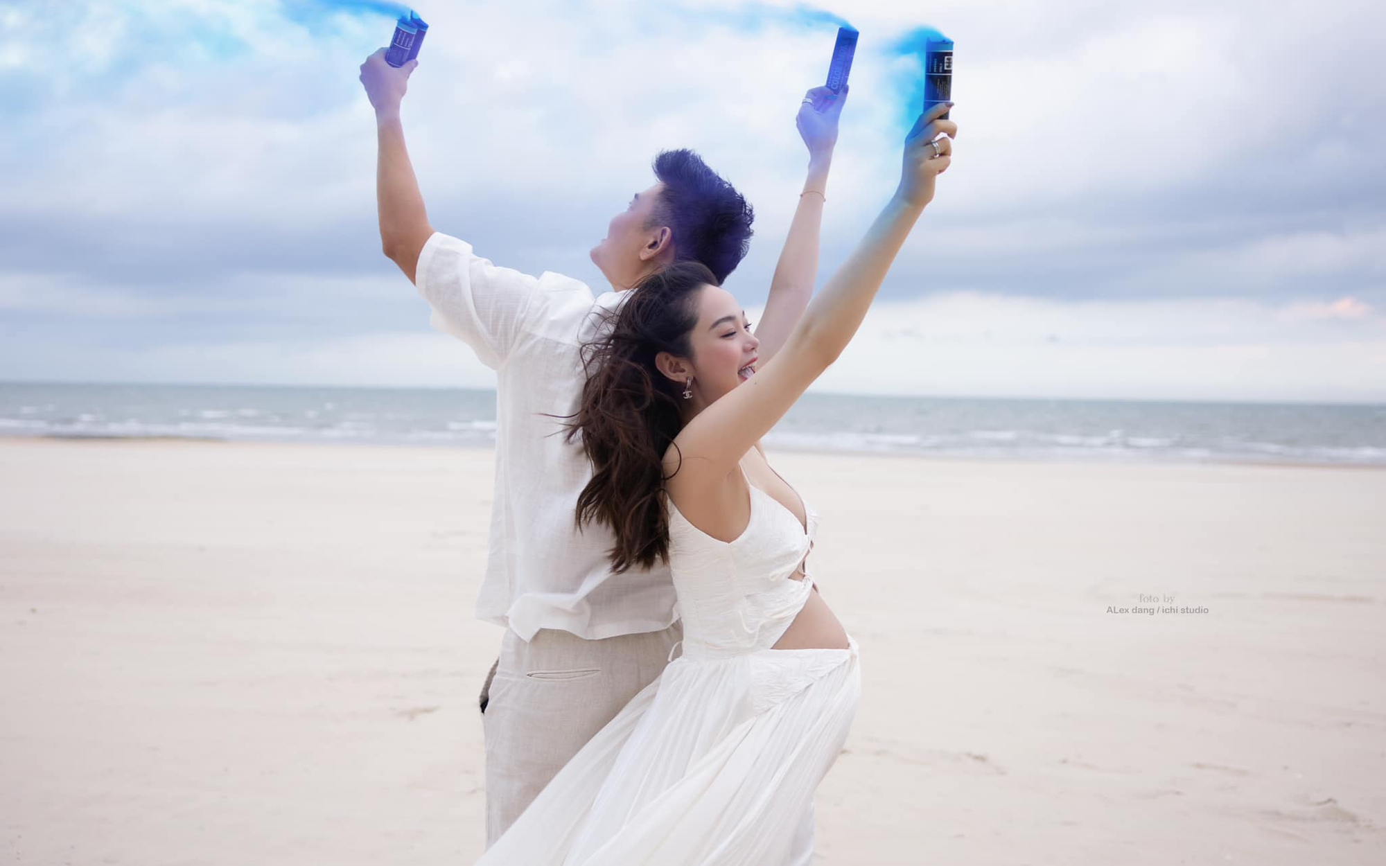 Chồng đại gia nghìn tỷ của "bé Heo" Minh Hằng cưng chiều vợ: Kỷ niệm 1 năm ngày cưới hoành tráng ở bãi biển