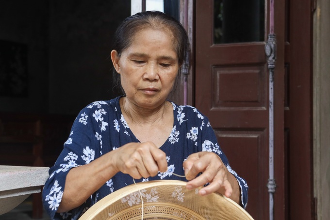 Chuyện về chiếc lồng b&agrave;n gi&aacute; 30 triệu đồng được đại gia săn đ&oacute;n - Ảnh 3.