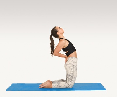 Chỉ một tư thế yoga nhưng có lợi ích lớn cho người phải ngồi nhiều - Ảnh 4.