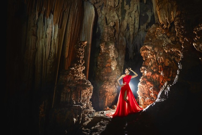H'Hen Niê khoe vẻ ma mị trong hang động Quảng Bình - Ảnh 4.
