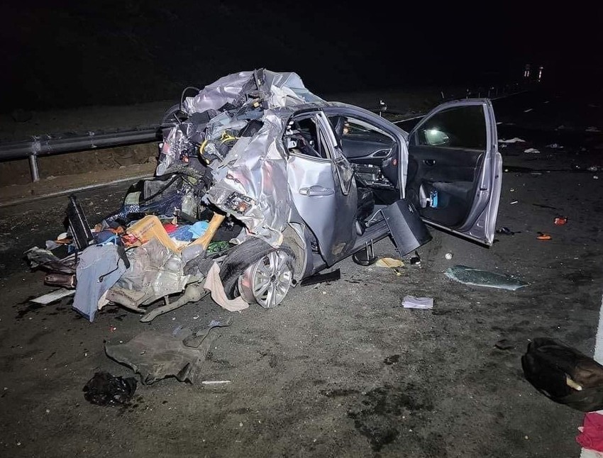 Tai nạn thảm khốc trên cao tốc Nha Trang - Cam Lâm, 2 người chết - Ảnh 2.