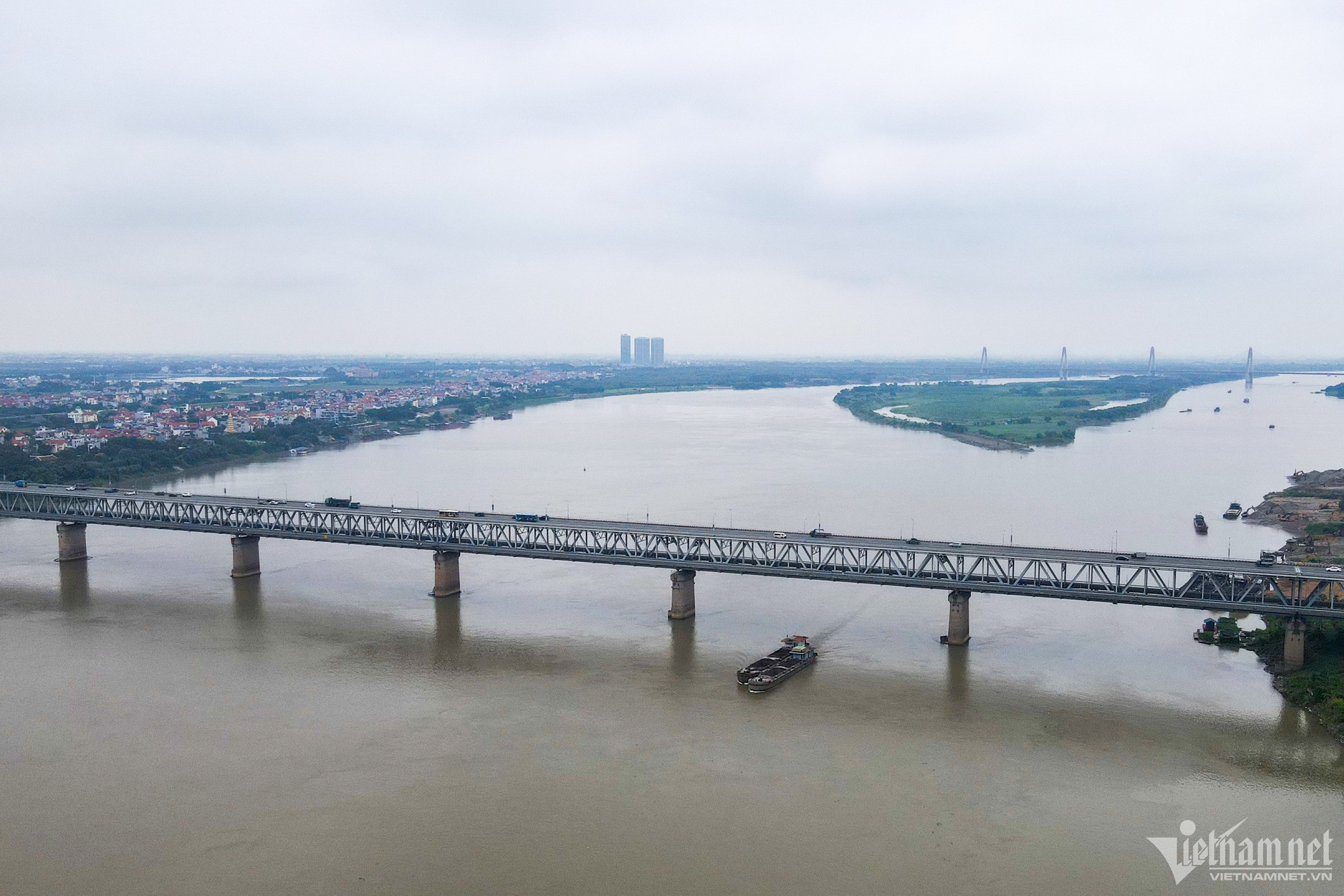 X&oacute;m phao nay nổi mai mắc cạn khi mực nước s&ocirc;ng Đ&agrave; l&ecirc;n xuống thất thường - Ảnh 14.