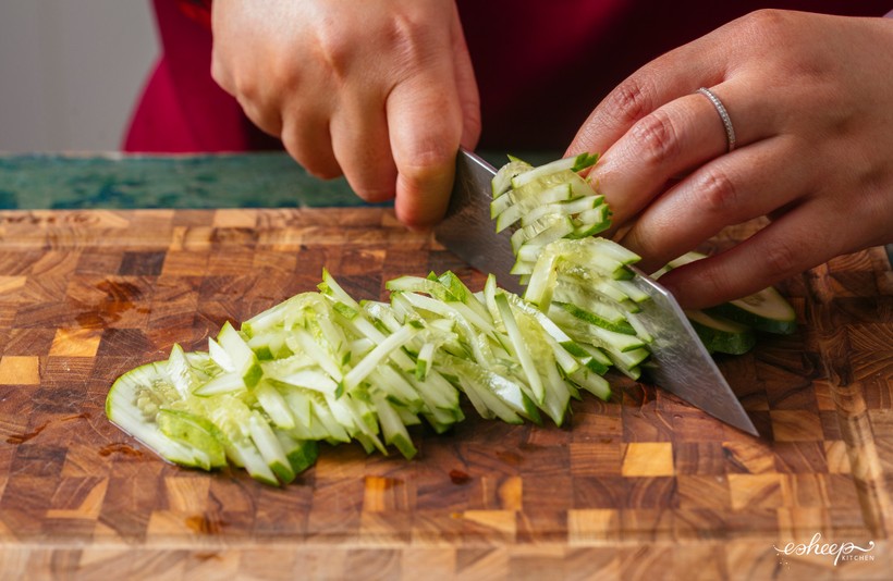 Tuyệt chiêu làm kimbap mùa hè siêu dễ, siêu ngon - Ảnh 7.