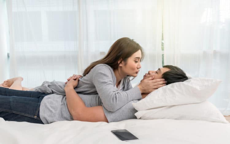 10 tuyệt chiêu "yêu" của phụ nữ khiến chồng nghiện vợ hơn cả lúc mới yêu