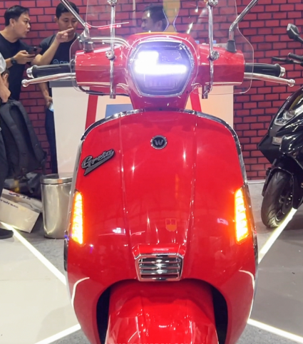 Xe ga mới thiết kế cổ điển đẹp hơn hẳn Vespa mà giá lại rẻ hơn cả Vision, chị em nhìn qua đã &quot;đổ&quot; - Ảnh 7.