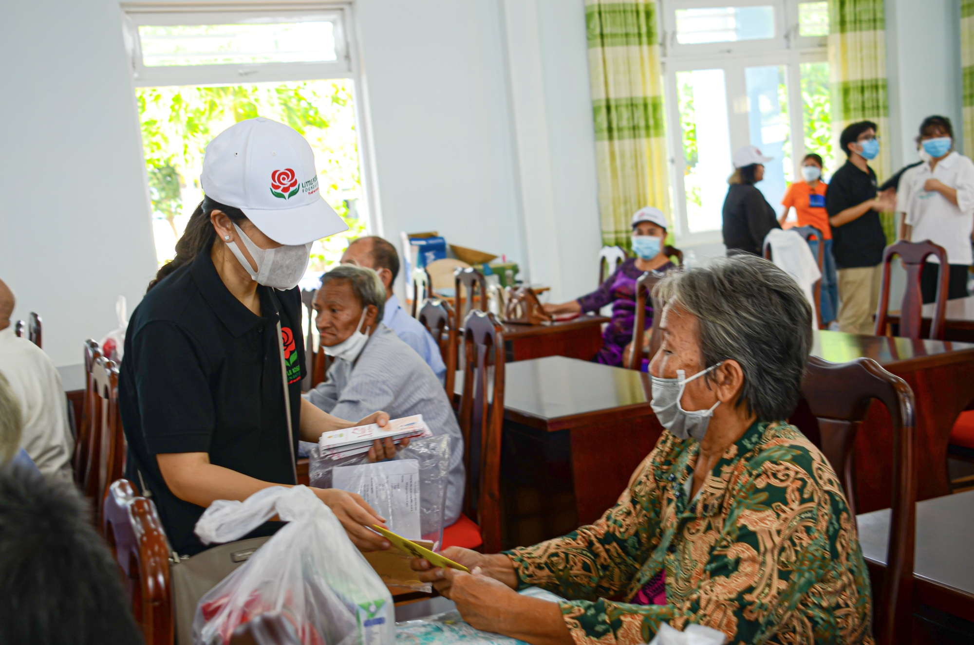 Thảo Trang &quot;Cảm ơn Mẹ&quot; trên sân khấu chương trình &quot;Mẹ là Tình Yêu&quot; - Ảnh 3.