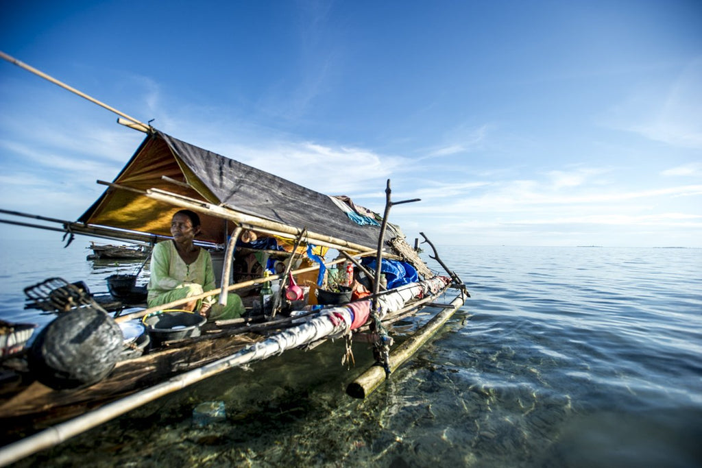 Bộ tộc &quot;người cá&quot; ít ai biết đến, cuộc sống gắn liền với biển cả và có thể lặn đến 60m - Ảnh 1.