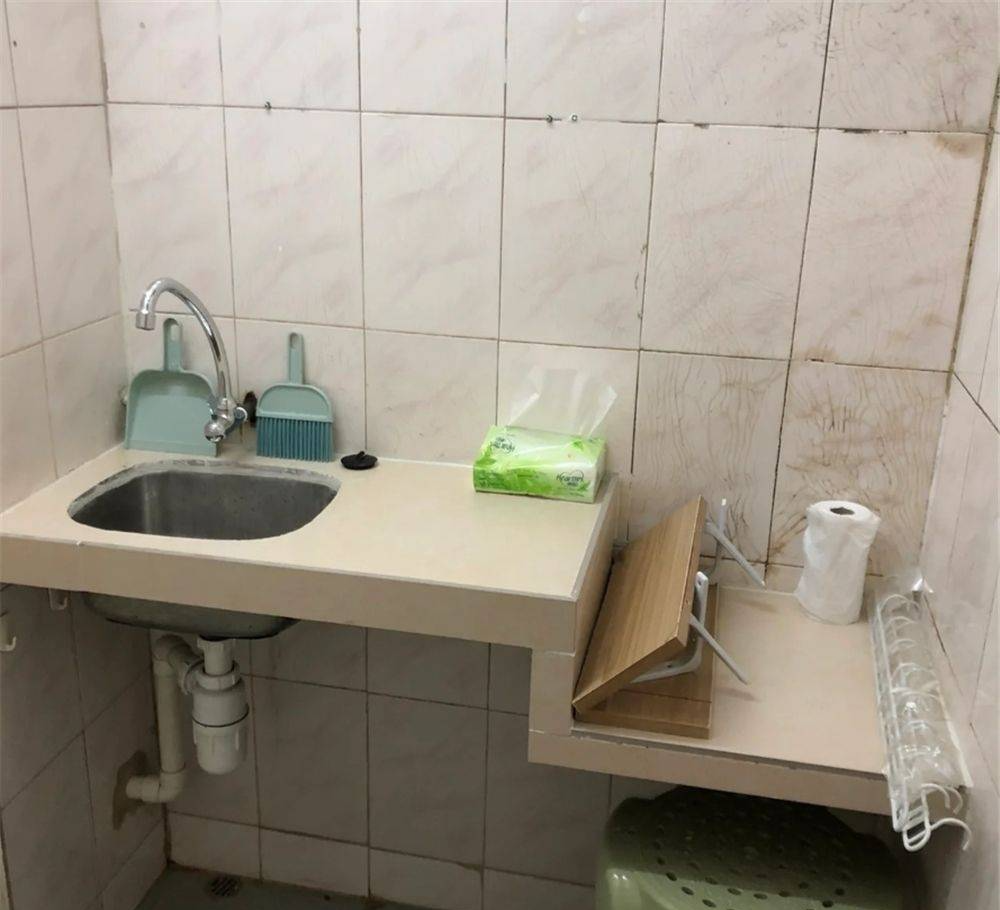 &quot;Đột nhập&quot; căn phòng 15m2 giá thuê gần 16 triệu đồng: Bố mẹ và con ngủ chung một giường - Ảnh 9.