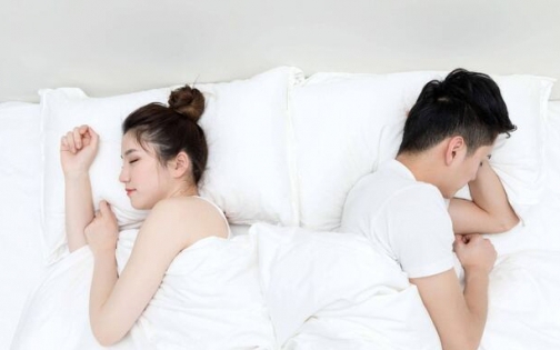 Vì sao nhiều cặp vợ chồng chọn &quot;ly hôn khi ngủ&quot;