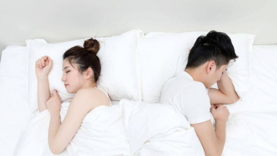 Vì sao nhiều cặp vợ chồng chọn ly hôn khi ngủ - Ảnh 1.