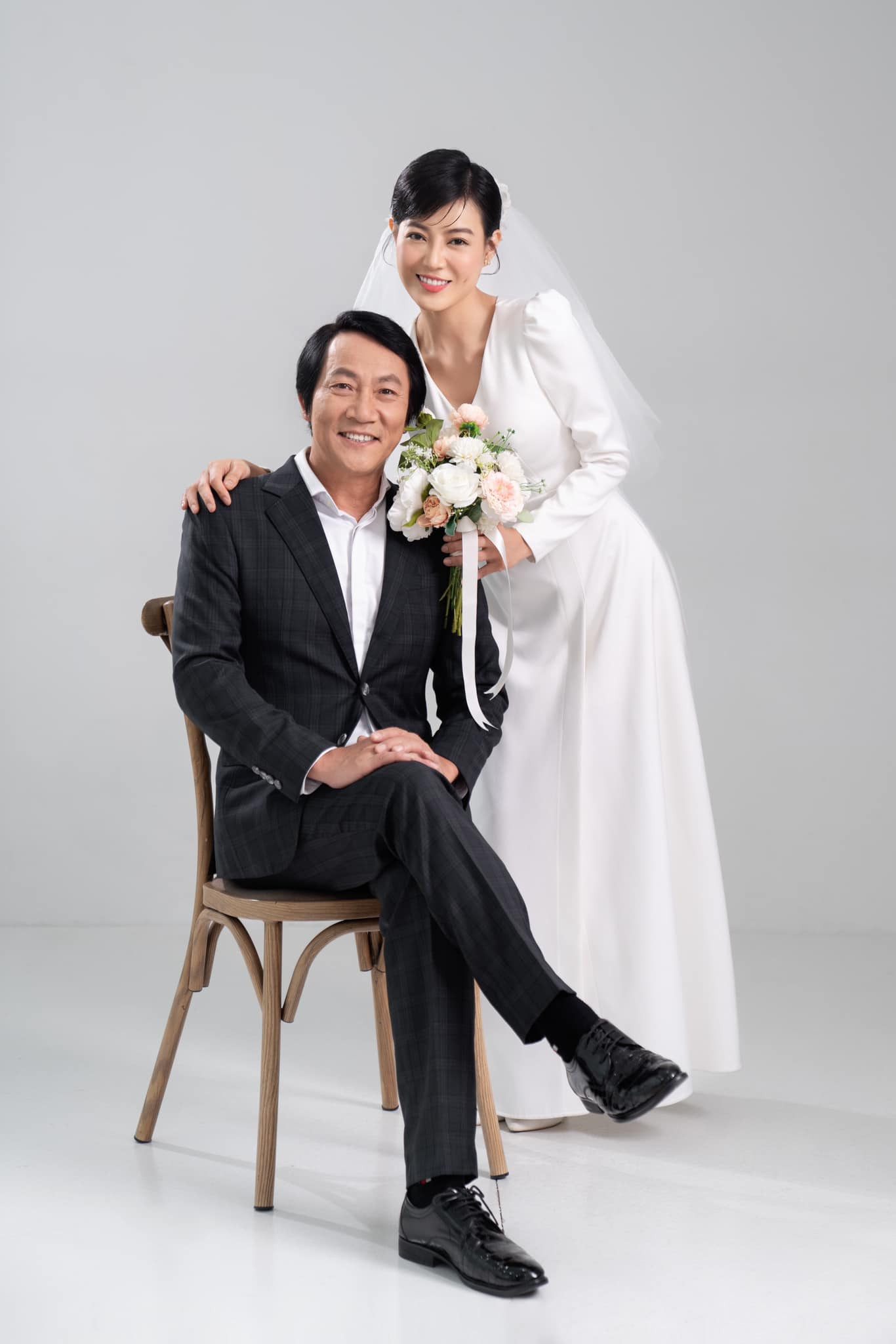 Hoàng Hải, Thanh Hương chụp ảnh cưới, gây bất ngờ ở 'Cuộc đời vẫn đẹp sao' - Ảnh 4.