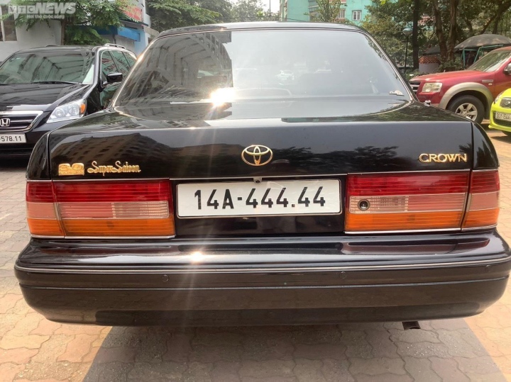 Có gì lạ mà chiếc xe Toyota Crown cũ kĩ, tuổi đời tận 25 năm vẫn được đại gia lùng mua với giá tiền tỷ? - Ảnh 4.