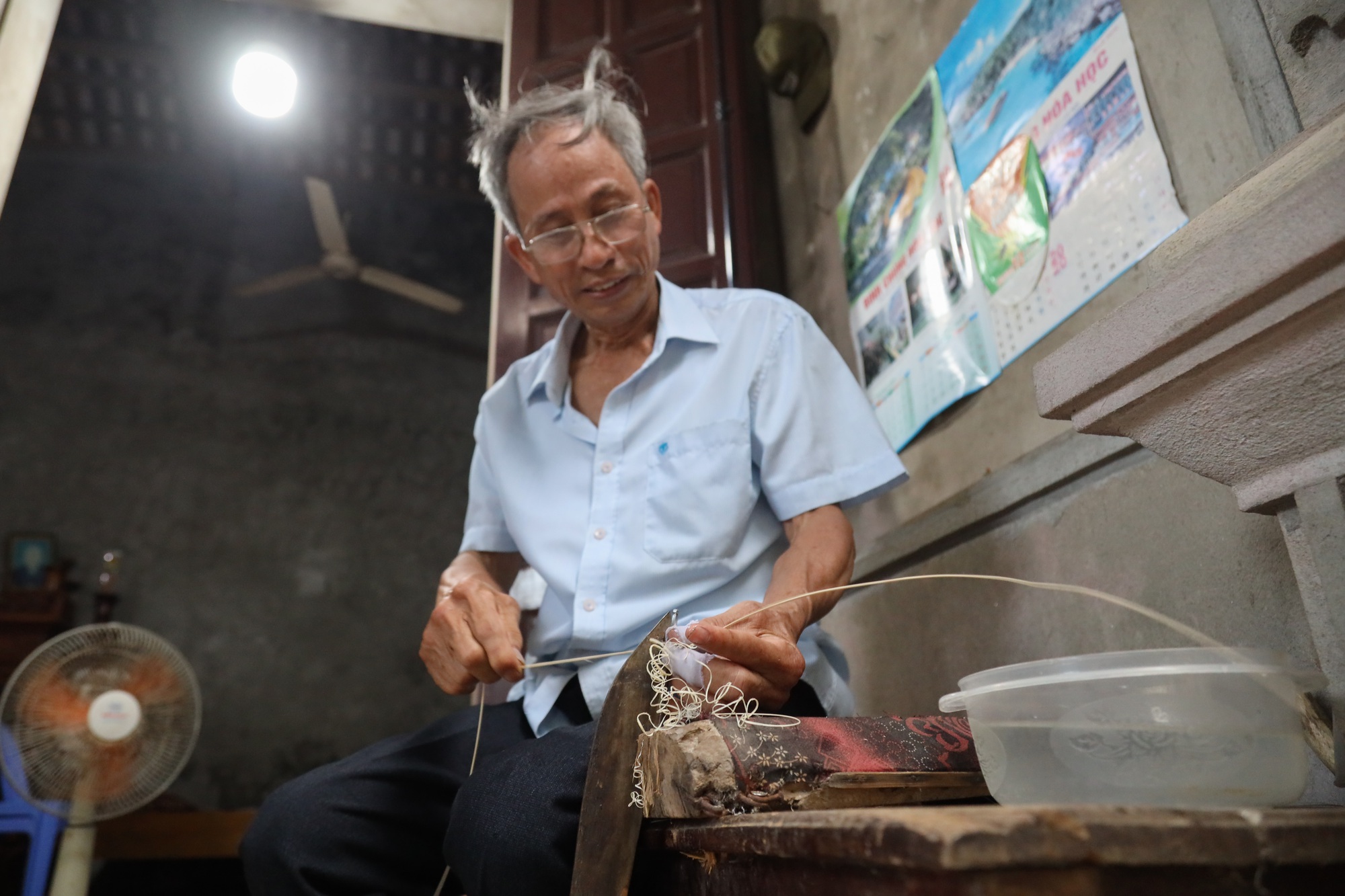 Chiếc lồng bàn đan bằng sợi mây đắt nhất Việt Nam: Có gì mà giá lên tới 30 triệu đồng?