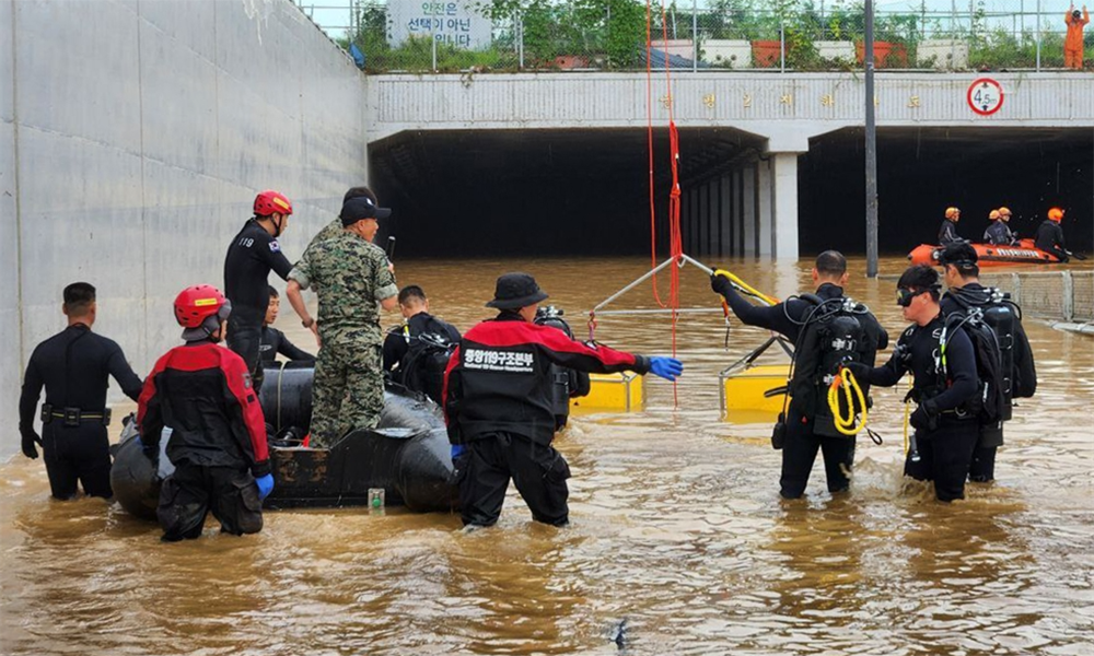 Tìm thấy 13 thi thể trong đường hầm ngập nước ở Hàn Quốc
