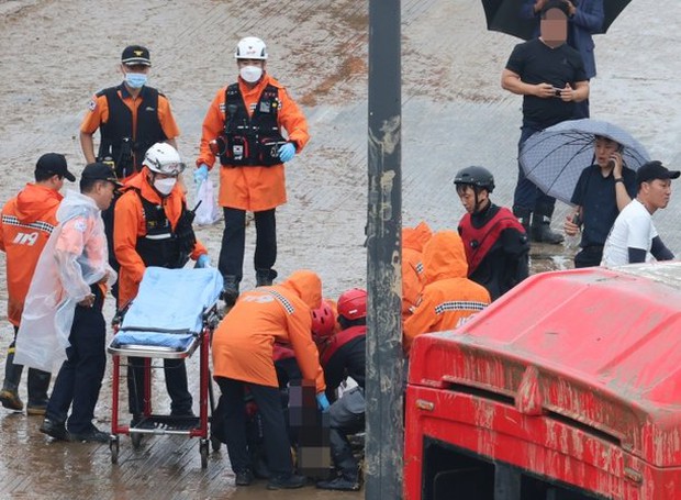 Câu chuyện đau lòng của các nạn nhân trên chuyến &quot;xe buýt&quot; tử thần bị ngập trong hầm chui ở Hàn Quốc - Ảnh 4.