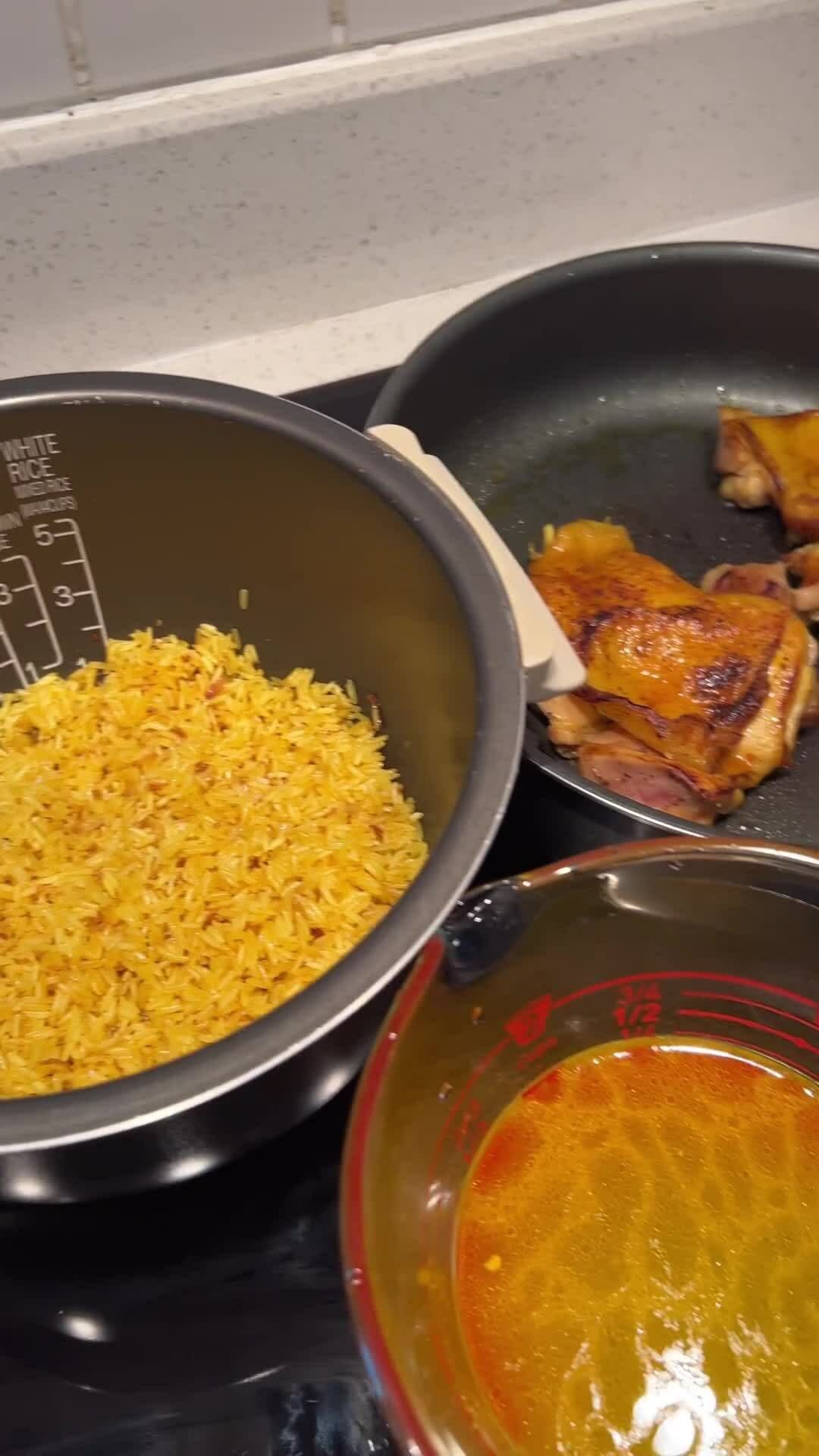 Tăng Thanh Hà bật mí công thức nấu cơm gà cho các con - Ảnh 3.