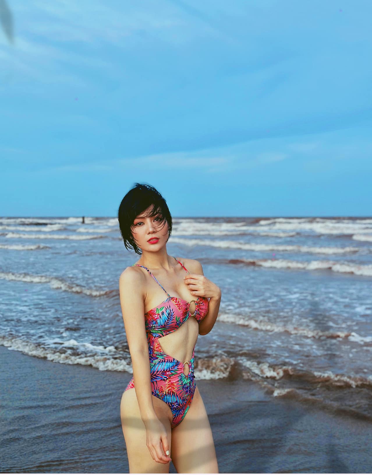 Thoát vai Luyến 'lươn' cửu vạn, Thanh Hương gợi ý diện bikini hoa lá sặc sỡ  - Ảnh 5.