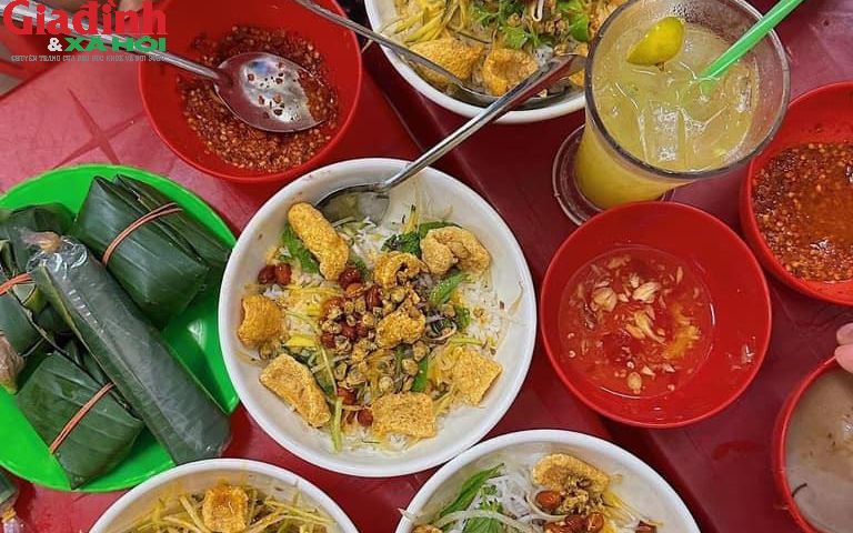 Khám phá ngay ẩm thực xứ Huế với những món ăn thơm ngon, tròn vị và địa chỉ tham khảo (P1)