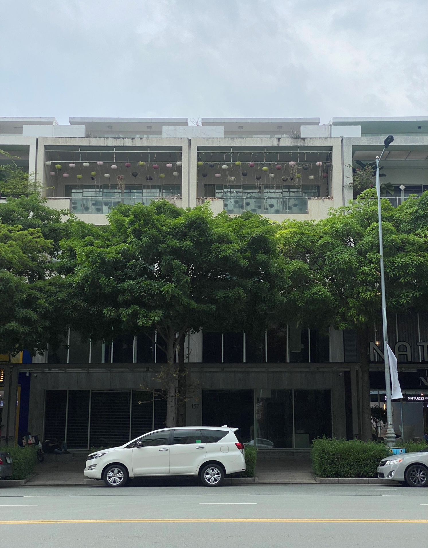 Hàng loạt shophouse ở nhiều khu đô thị vắng bóng khách thuê - Ảnh 5. Hàng loạt shophouse ở nhiều khu đô thị vắng bóng khách thuê - Ảnh 5.