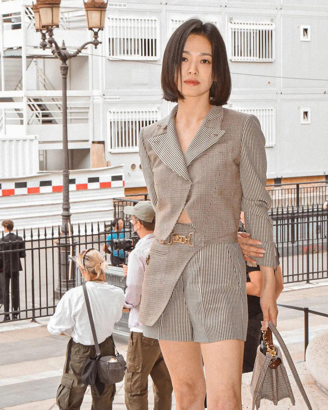 7749 outfit đẳng cấp chứng minh Song Hye Kyo là đại sứ hoàn hảo của Fendi - Ảnh 5.