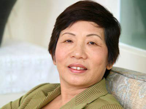 Mẹ chồng của Hoa hậu Jennifer Phạm: Doanh nhân quyền lực vẫn làm một việc bình dị vì con dâu - Ảnh 2.