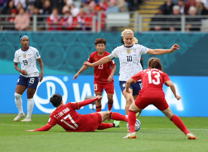 Thủ môn Kim Thanh xuất sắc, tuyển nữ Việt Nam chỉ thua Mỹ 0-3 - Ảnh 1.