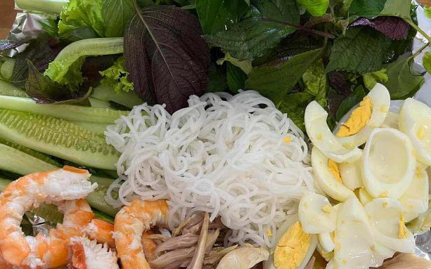 Điểm đặc biệt trong món cuốn của Hhen Nie: Ăn cực ngon, tiêu mỡ, đẹp da, giảm cân, dễ làm