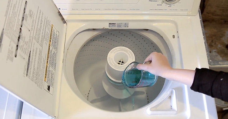 Chiếc &quot;công tắc ẩn&quot; trên máy giặt mà chỉ cần bật lên là nước bẩn sẽ chảy ra mà hơn 90% chị em đều không biết - Ảnh 3.