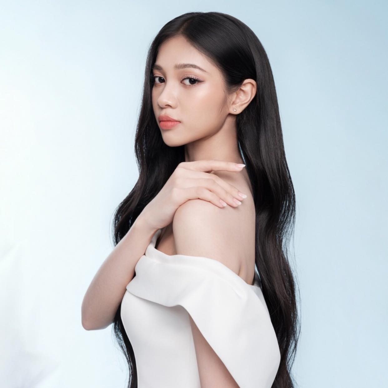 Mặt mộc của &Aacute; hậu Thế giới Việt Nam 2023 được khen đẹp hơn trang điểm - Ảnh 5.