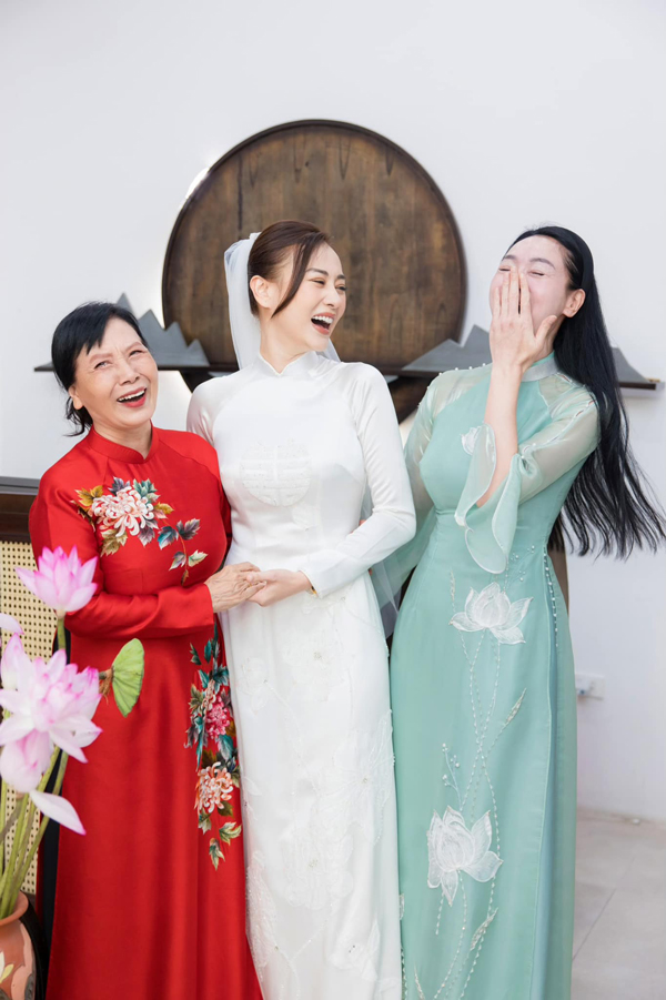 Đi thử áo dài ăn hỏi cùng con dâu, mẹ Shark Bình khen Phương Oanh hết lời - Ảnh 2.