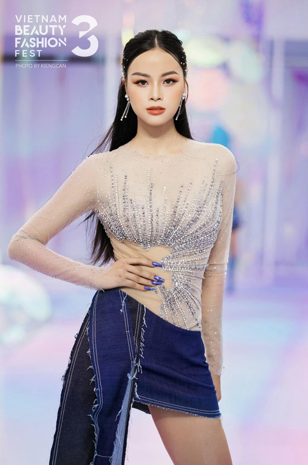 Body nóng bỏng của cô gái Nghệ An vừa giành ngôi vị Á hậu 1 Miss World Vietnam - Ảnh 8.