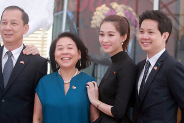 Mẹ chồng kín tiếng của Hoa hậu Đặng Thu Thảo: Doanh nhân quyền lực nhưng đời thường bình dị ngỡ ngàng - Ảnh 8.