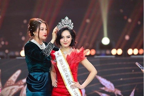 Hóa cô dâu mới, Nông Thúy Hằng tiết lộ lần thứ 2 vuột cơ hội chinh chiến Hoa hậu Trái đất - Ảnh 2.