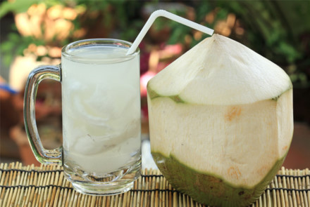 5 thời điểm nên uống nước dừa sẽ lợi hơn uống thuốc bổ - Ảnh 1.