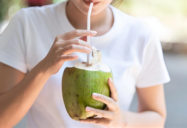 5 thời điểm nên uống nước dừa sẽ lợi hơn uống thuốc bổ - Ảnh 2.
