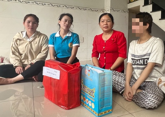 Vụ thiếu nữ 16 tuổi bị chủ spa hành hạ vì ghen tuông: Không dám ra đường! - Ảnh 2.