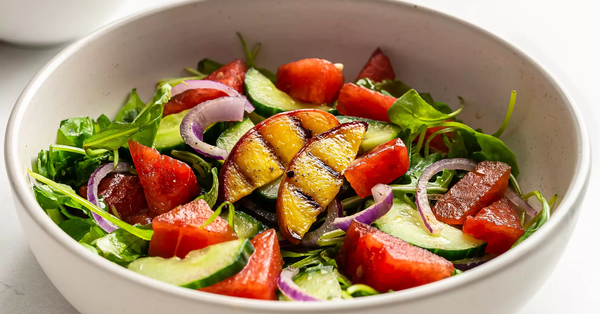Gợi ý công thức salad dưỡng da trắng khỏe, ngăn ngừa nám