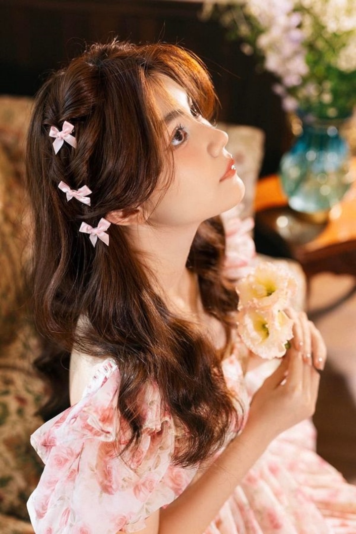 Vợ đại gia của Quyền Linh khoe loạt ảnh con gái tuổi trăng rằm xinh như Hoa hậu - Ảnh 2.