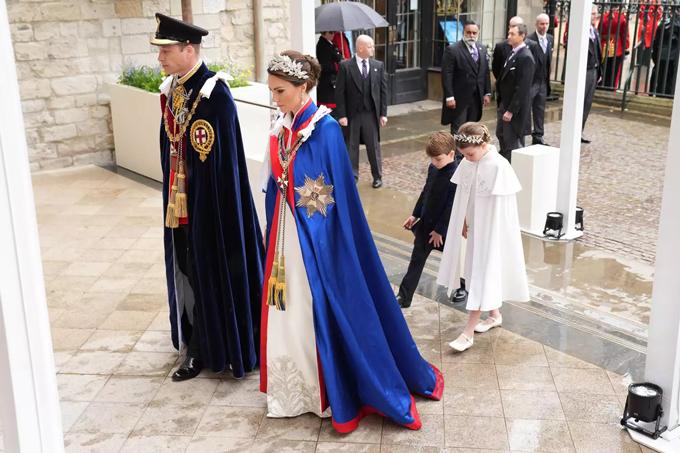 Lý do Kate không mặc lễ phục trong lễ đăng quang thứ hai của Vua Charles III - Ảnh 4.